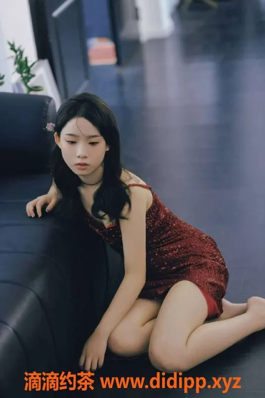 成都楼凤-春熙路萌萌，身材出众的嫩妹，课时费7/12