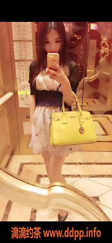 重庆楼凤-渝北诗诗，165cm 100斤 B罩杯 23岁超热情服务