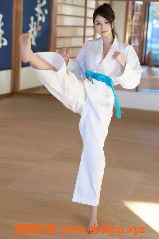 北京楼凤-朝阳百子湾熙熙，E罩杯幽默女孩，2000元享服务