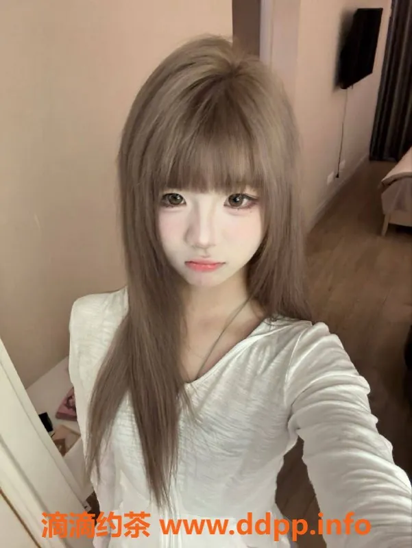 郑州楼凤资源信息,郑州管城区泡泡，166高49重，18岁活泼萝莉