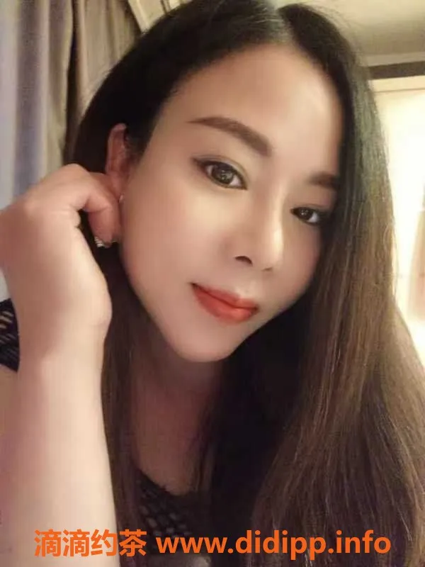 广州楼凤-南海风骚少妇童童，33岁，161cm，500元体验