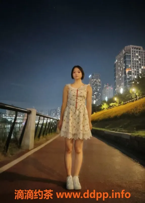 重庆楼凤-江北区18岁欣儿，161cm C罩杯，超值服务等你体验！