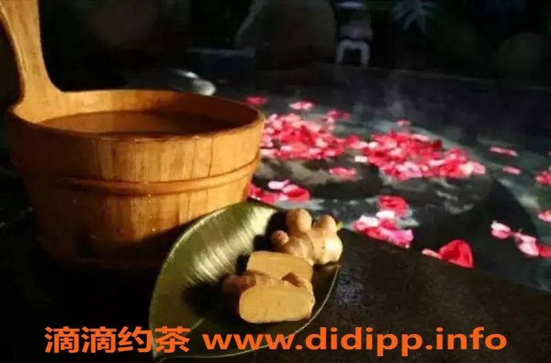 重庆楼凤-御姐00后浴缸泡澡，极致享受等你来！