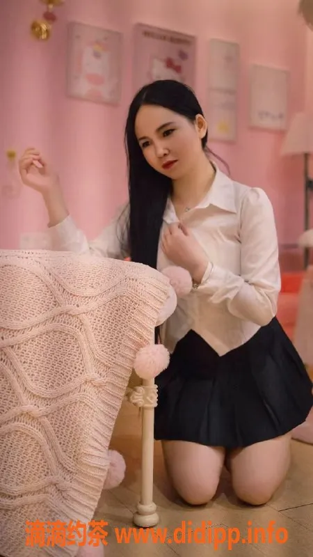 深圳楼凤资源信息,龙华小蔓，600元体验接吻和制服服务