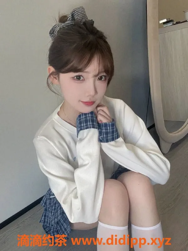 杭州楼凤-希悦，20岁艺术生，163cm白皙可爱，面付1500