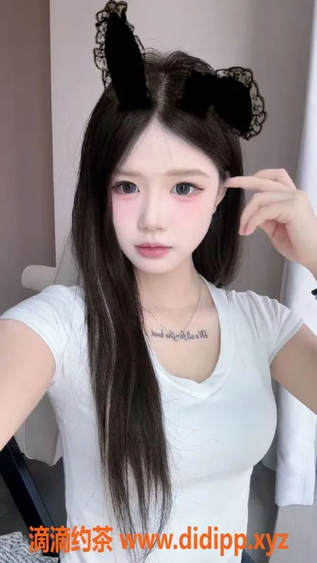 珠海楼凤-珠海拱北肖肖，18岁C罩杯，超值服务等你来体验