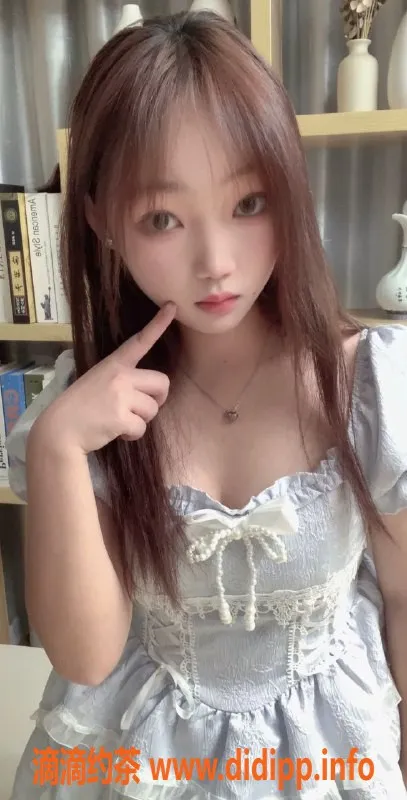 成都楼凤-成华区18岁嫩妹晨曦，服务态度超赞