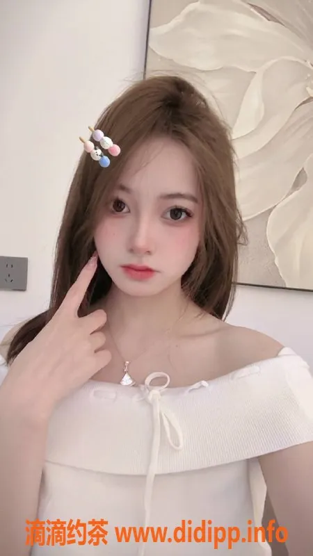 郑州楼凤-管城区果果，19岁超温柔女友体验