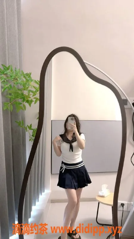 郑州楼凤-管城区果果，19岁超温柔女友体验