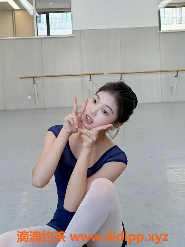 杭州上门服务-杭州小薯条，19岁，163完美身材，轻松约会