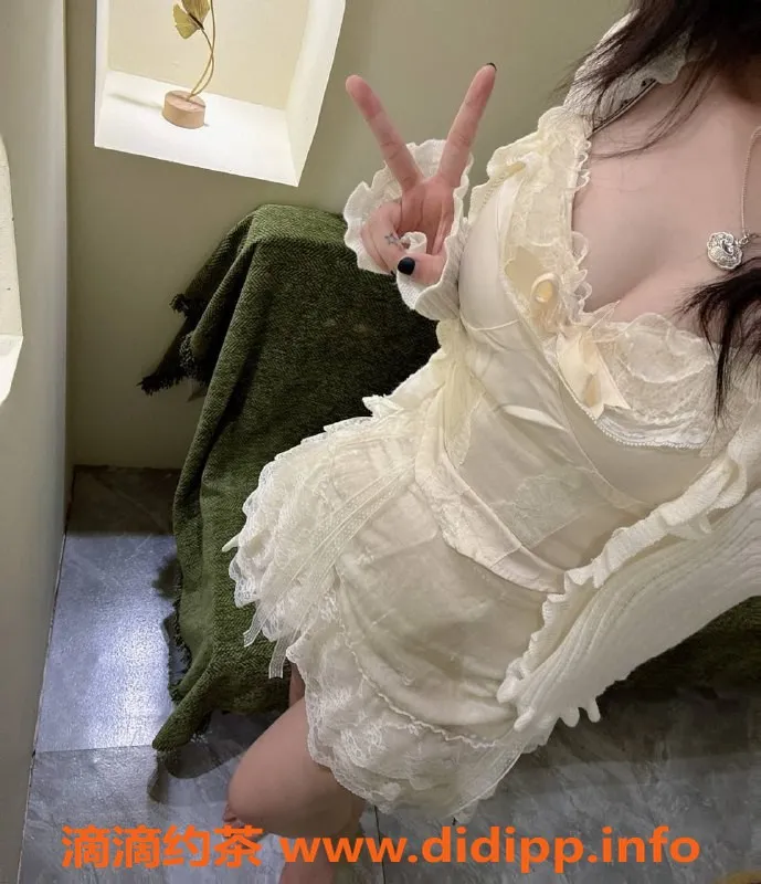 广州楼凤-番禺嫩妹颖儿，水费600p，服务超棒！