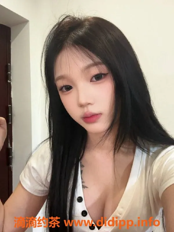 深圳楼凤-龙华妍妍，课费900，服务优质