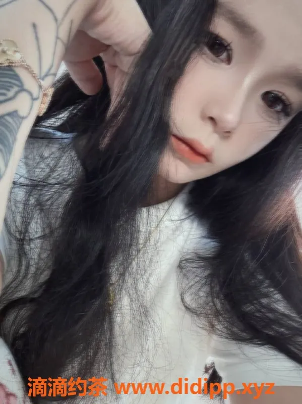 武汉楼凤-洪山区仔仔，600p完美体验！