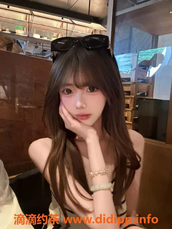 杭州楼凤-杭州女神艺名：杨杨，身高168，费用1500起