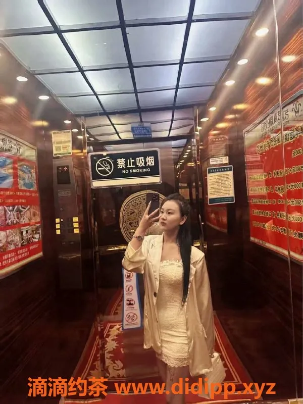 郑州楼凤-郑州金水区小薇，19岁完美身材陪浴服务