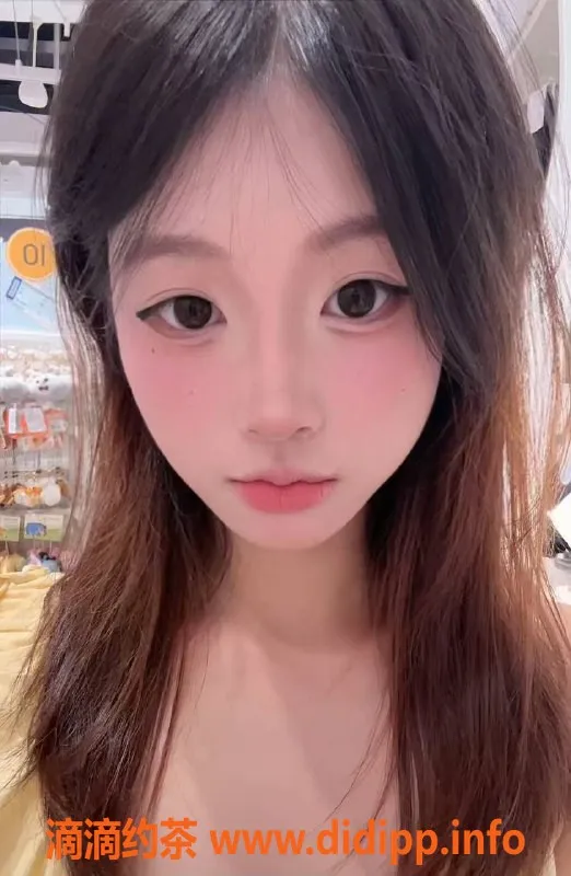 广州楼凤-南海桂城小薇薇，600元激情服务等你来享！