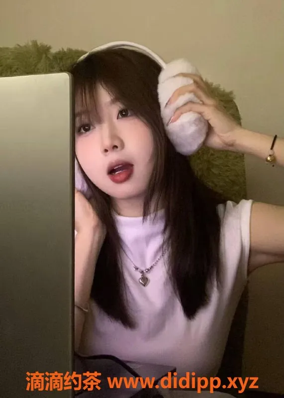 北京楼凤-朝阳萌妹学妹，19岁可爱开朗，茶费只需6张