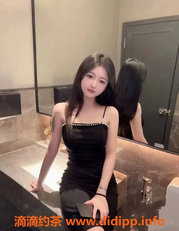 成都楼凤资源信息,成都佩奇，18岁嫩妹，身高167，服务优良