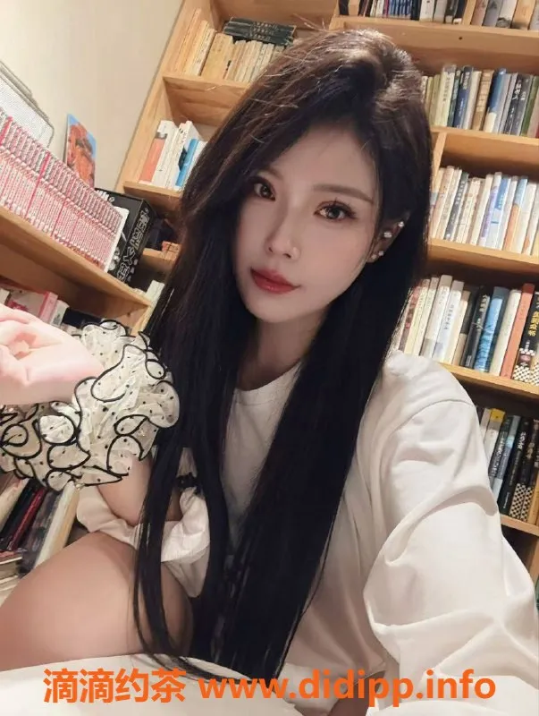 北京楼凤-三里屯萌小甜 176CM 55KG B罩杯 茶费1K