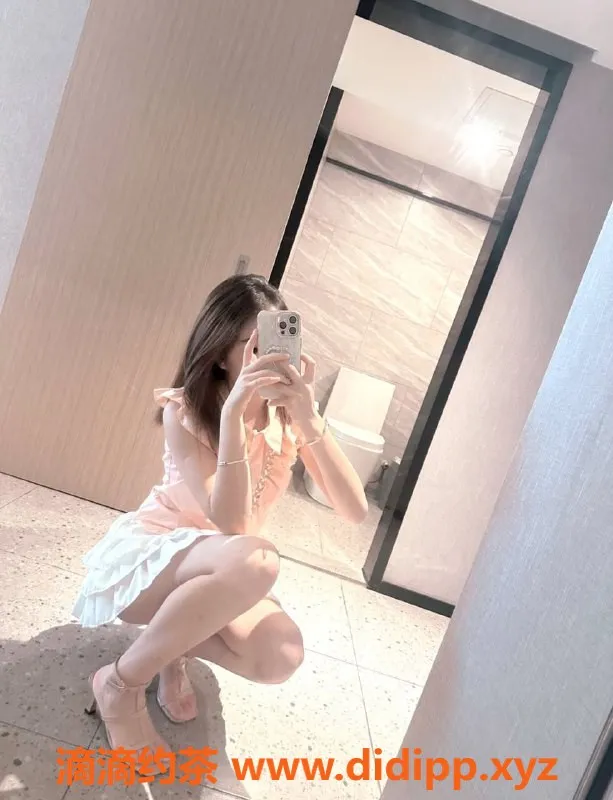 成都楼凤-高新区小甜甜，颜值8.1，代聊服务畅快体验