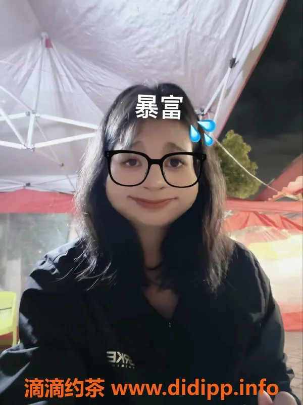 昆明楼凤-五华区不白，600元陪浴+口交服务