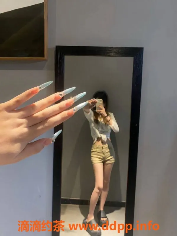 郑州楼凤-金水区18岁甜妹，40kg白嫩皮肤，迷人服务