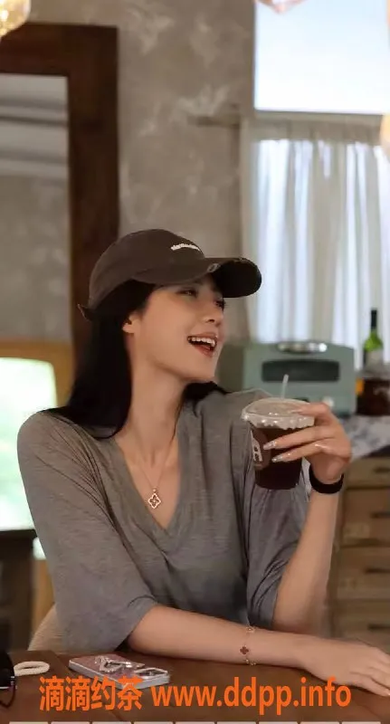 广州楼凤-天河兔兔，170大长腿，课费700元起