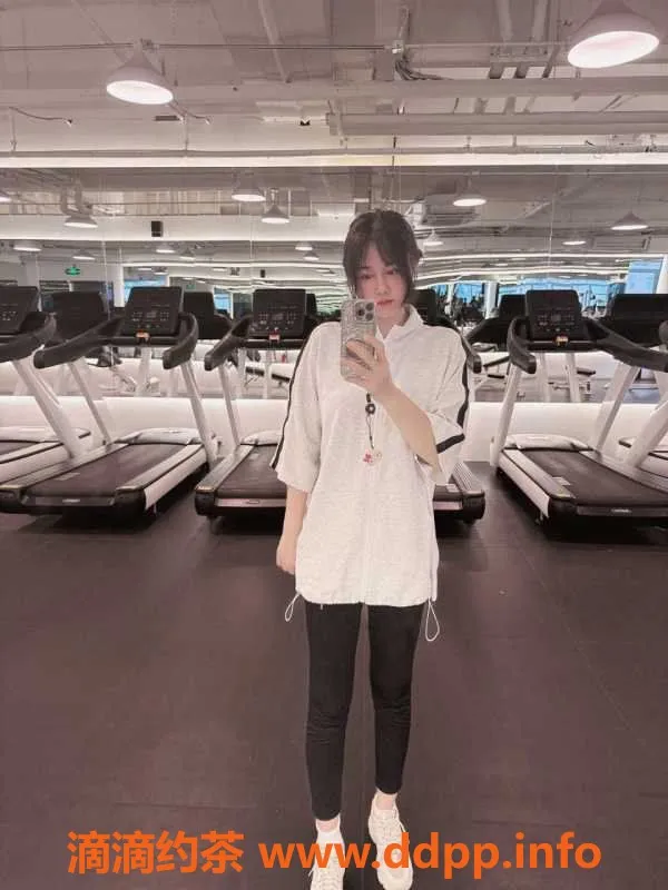 广州楼凤资源信息,白云小橙子，25岁，36D，身材傲人，服务超值