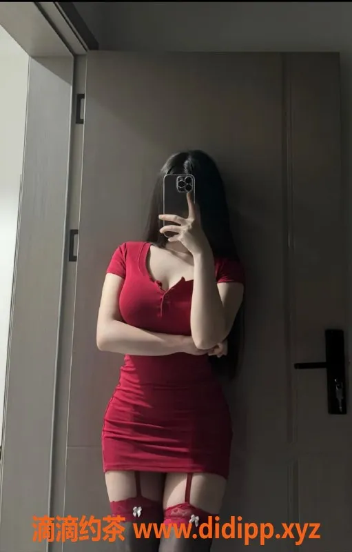 广州楼凤-白云区人妻白白，29岁，38F，400元起服务