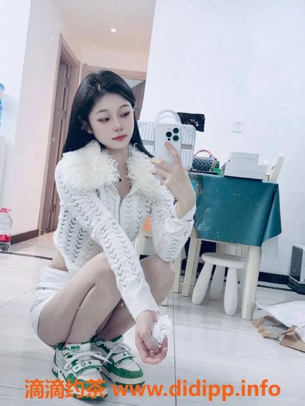 北京楼凤-朝阳嫩妹安安，18岁冷白皮，1500元畅享服务