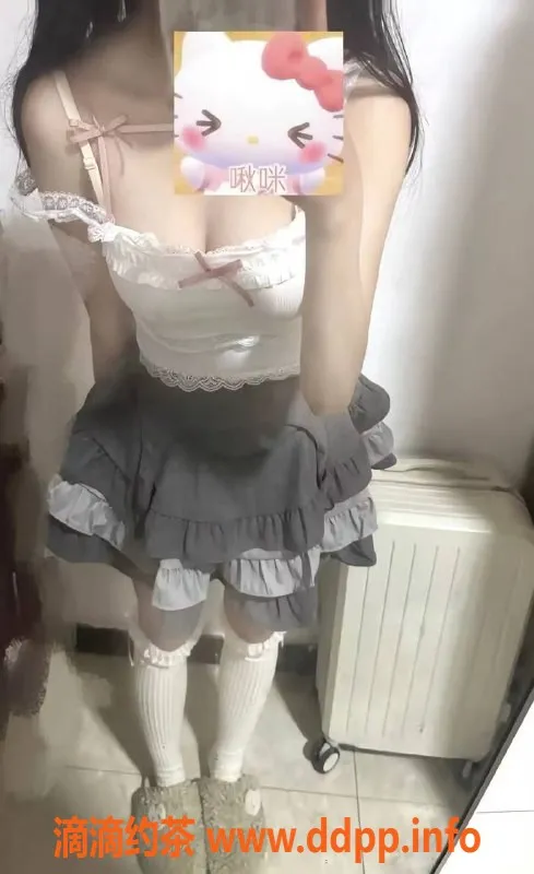 成都楼凤-高新区小泡芙，年轻可爱，胸挺臀翘，服务细腻