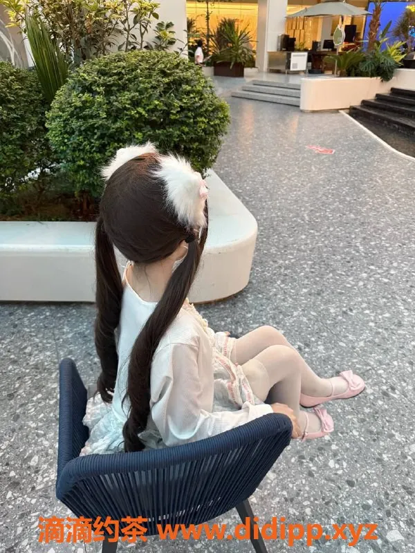 郑州楼凤-二七区兔兔🐰，18岁活泼可爱，45分钟仅8元