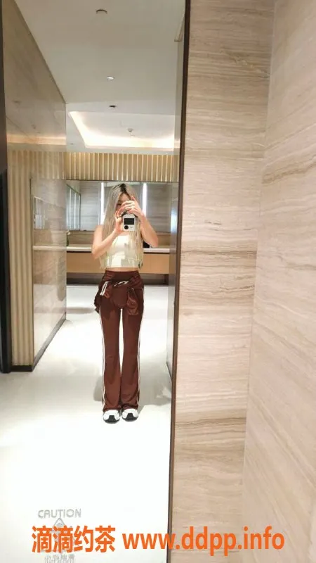 郑州楼凤-郑州金水区21岁那只🐱，166cm轻盈诱惑