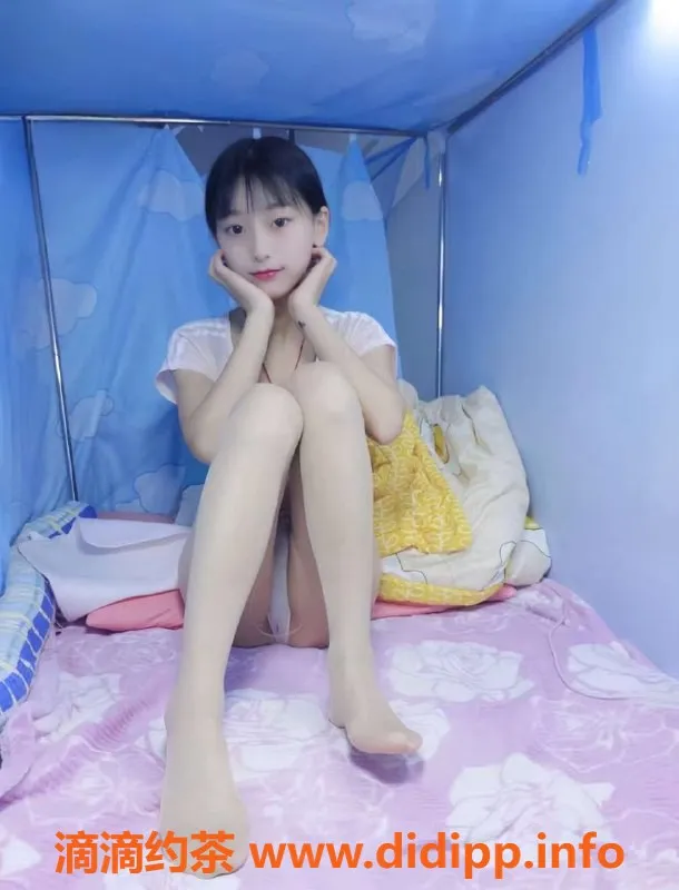 广州楼凤-天河灵儿，21岁，164cm，34C，超值服务等你来体验！