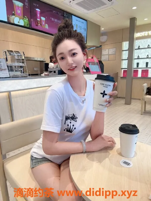 重庆楼凤-渝北橘子，176高挑美女，24岁热情伴侣