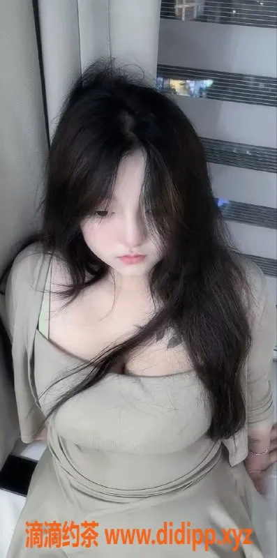 成都楼凤-金牛区嫩妹雪梨，干练大奶服务，超值体验！