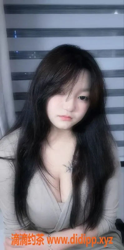 成都楼凤-金牛区嫩妹雪梨，干练大奶服务，超值体验！