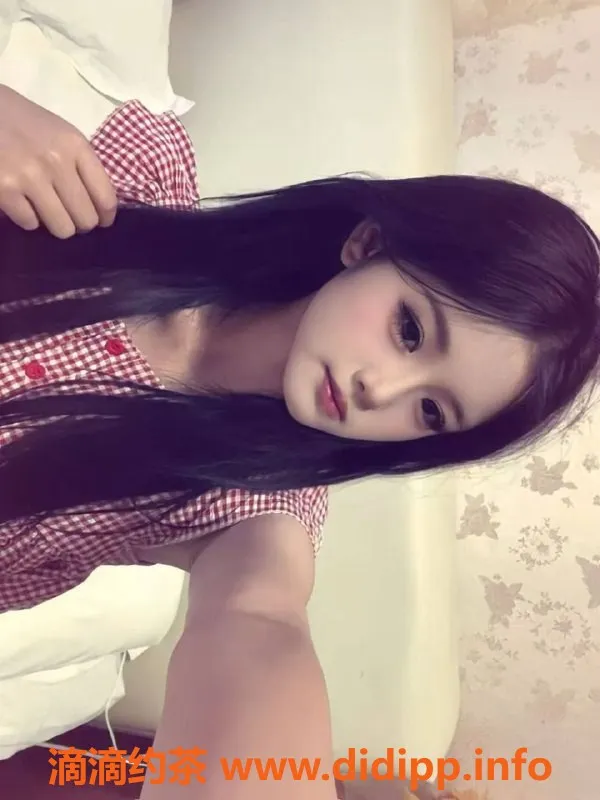 重庆楼凤-渝北小佳，20岁169高C+，多项服务任你选