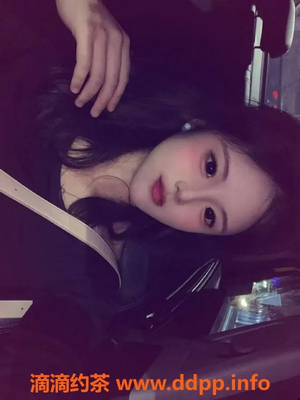 重庆楼凤-渝北小佳，20岁169高C+，多项服务任你选