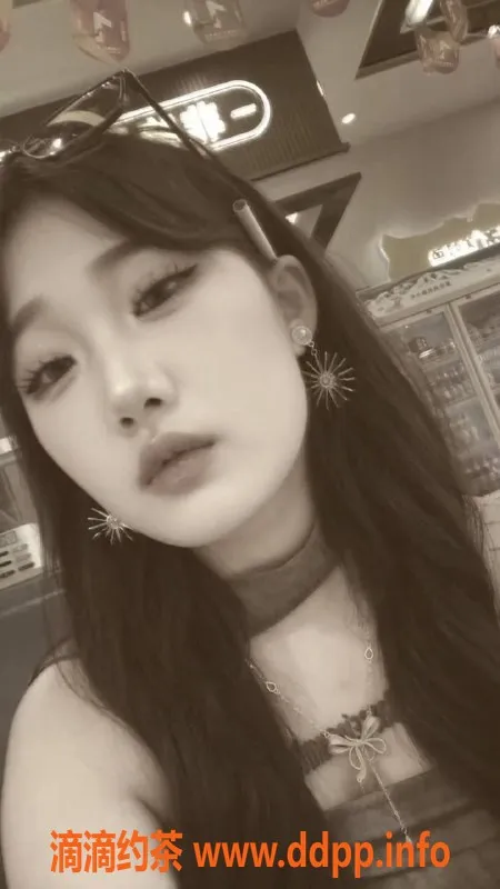 成都楼凤资源信息,武侯区小圆嫩妹，颜值高、服务棒，7P体验等你来