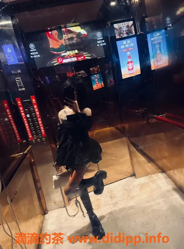 成都楼凤资源信息,成华区嫩妹颜颜，身材火辣，服务贴心