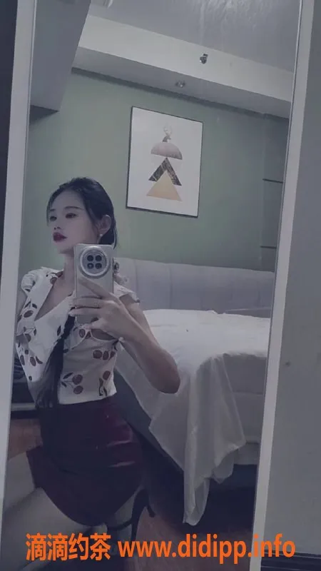 广州楼凤-天河嫩妹DaLe甜甜，700p起，值得体验！