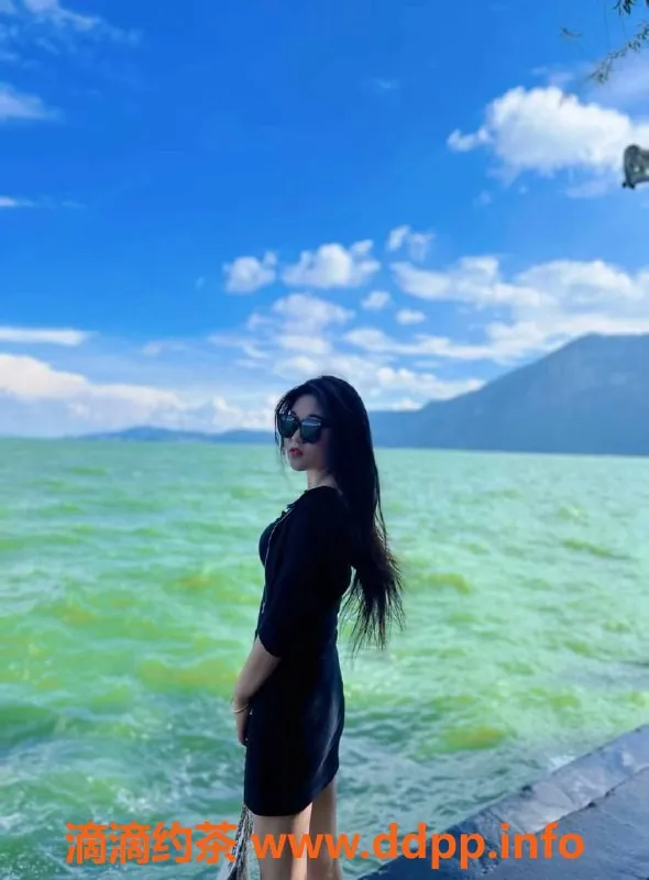 重庆楼凤-23岁林舒舒，163高96重，C罩杯，渝北回兴上班