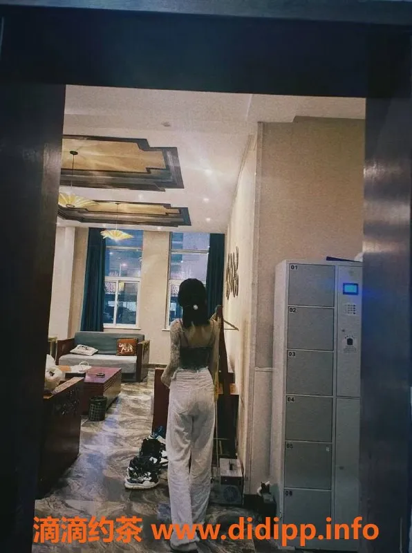 郑州楼凤资源信息,管城区青花的妹妹 19岁165cm，44kg，价格合理