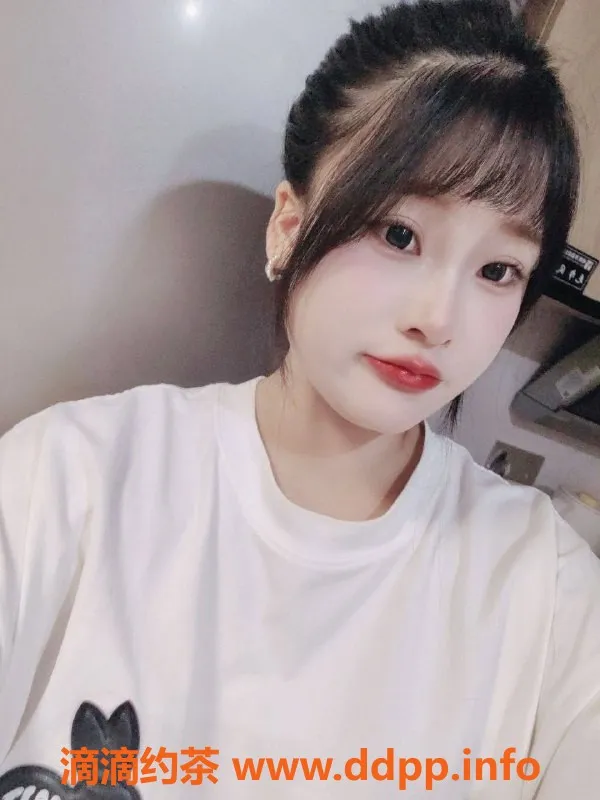 成都楼凤-成都嫩妹小麦子，19岁巨乳服务，500元体验