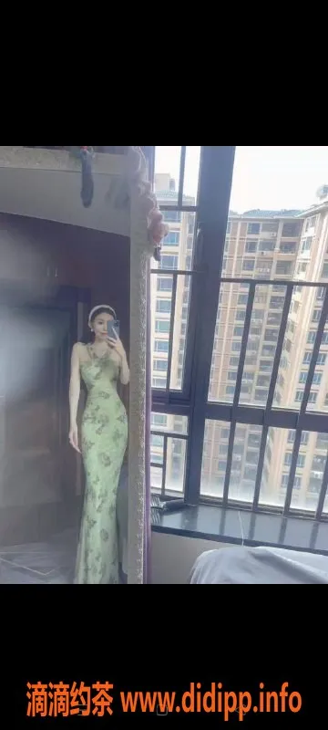 北京楼凤-京城极品美妆总监，特懂挑逗与情调