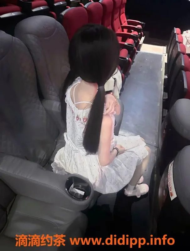 南京上门服务-茜茜 小萝莉 158cm 80斤 身价2000元起