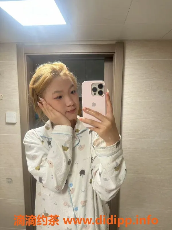 成都楼凤资源信息,武侯区小羽，肤白身材好，气质出众