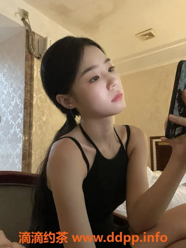 深圳楼凤资源信息,罗湖依依，23岁，160cm，50kg，34C女友服务