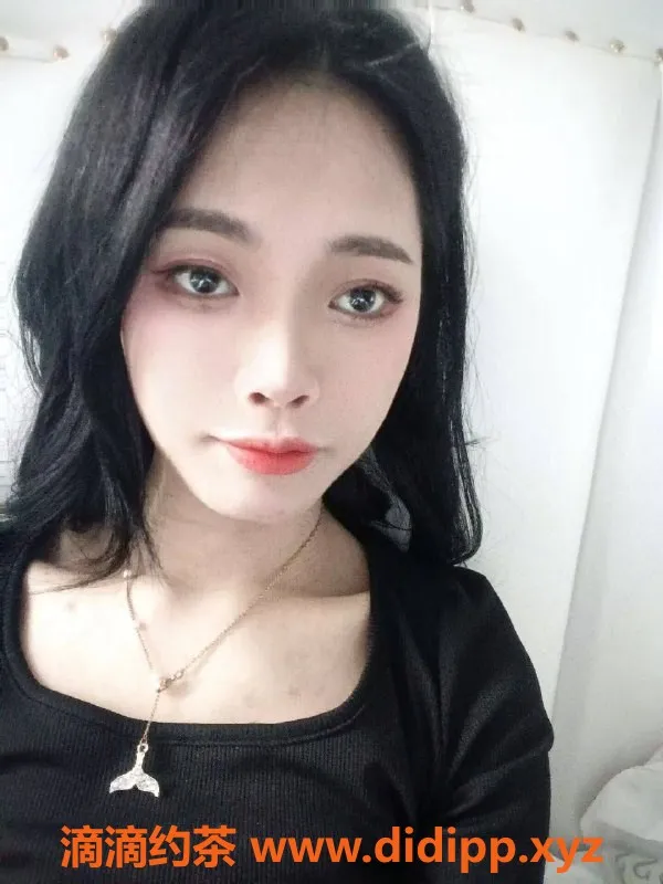 成都楼凤-锦江区转运珠玲玲，22岁165高嫩妹